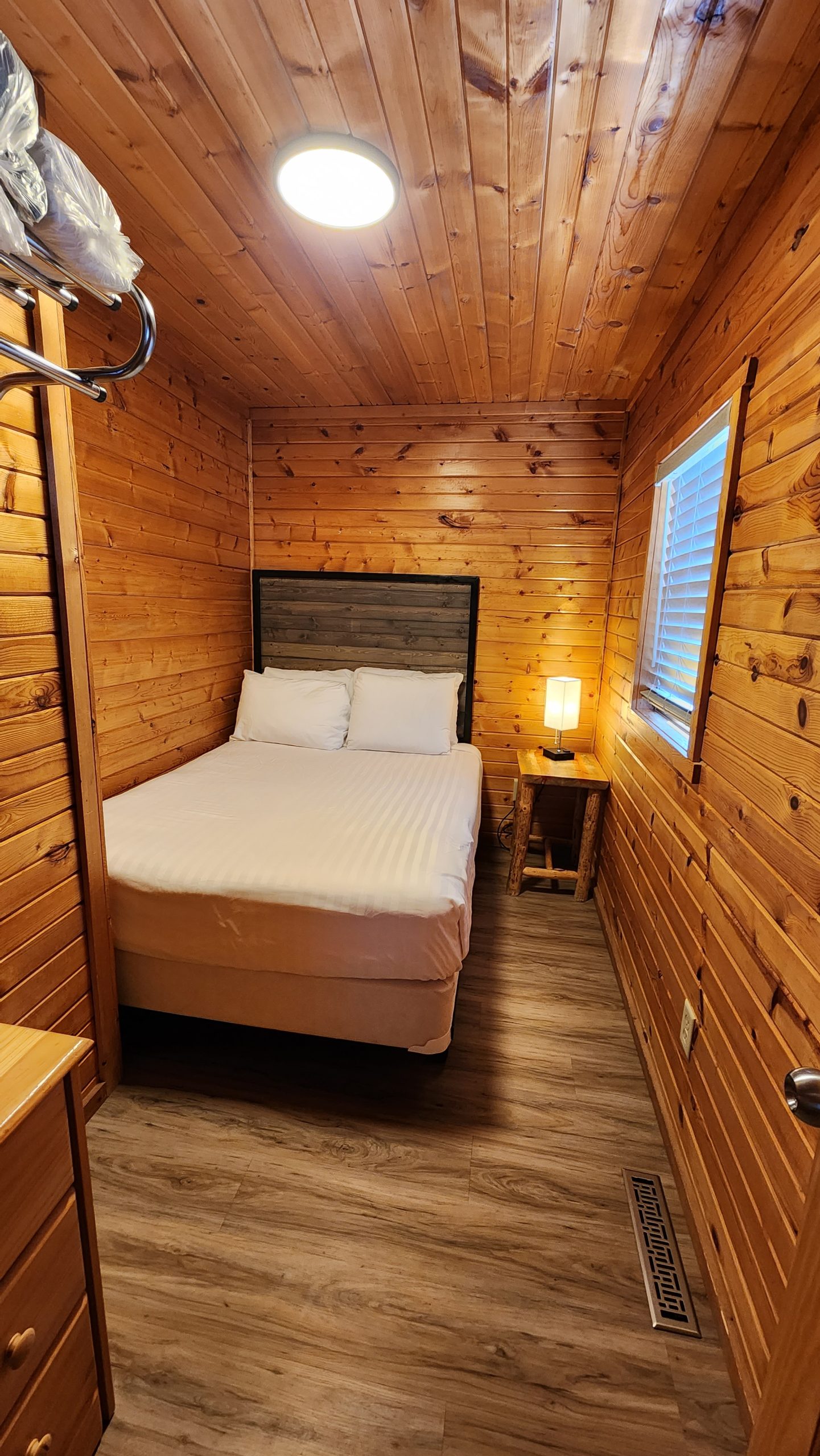 Remington Bedroom 23 2 Scaled Cabin Rentals